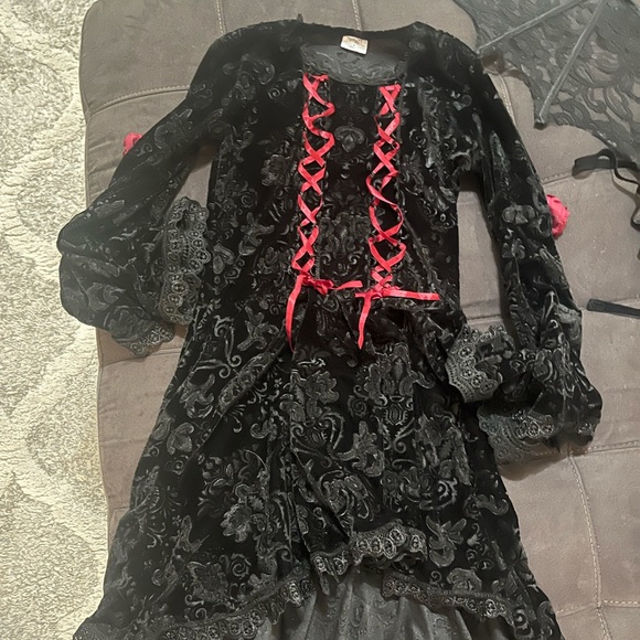 Gothic Devil costume size 8-10 medium - Picture 5 of 6